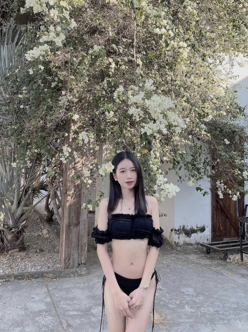 Ảnh gái xinh chụp dáng tạo ấn tượng mạnh mẽ với vẻ đẹp cuốn hút