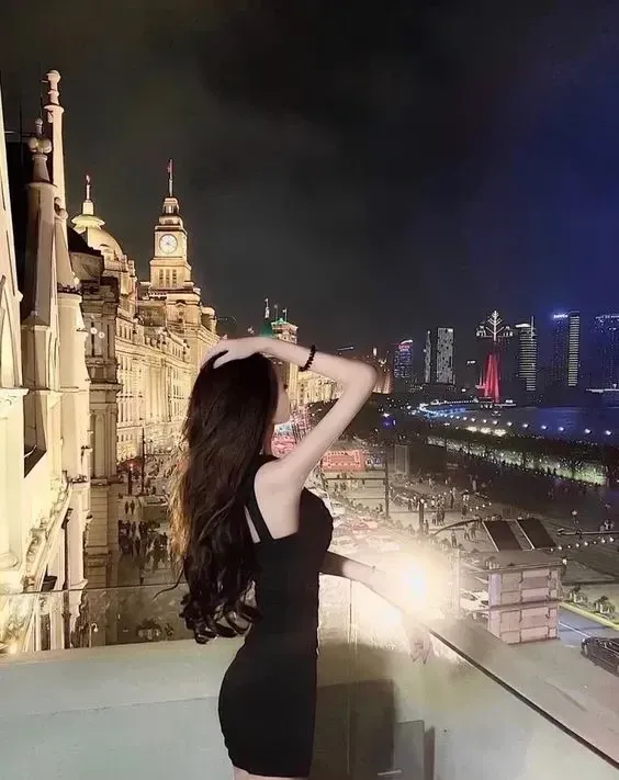 Gái xinh phố đi bộ thu hút ánh nhìn với nét đẹp tự nhiên