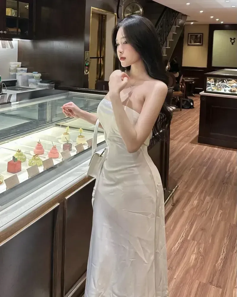 Gái xinh tiktok đi biển gây ấn tượng với vẻ đẹp tựa thiên thần