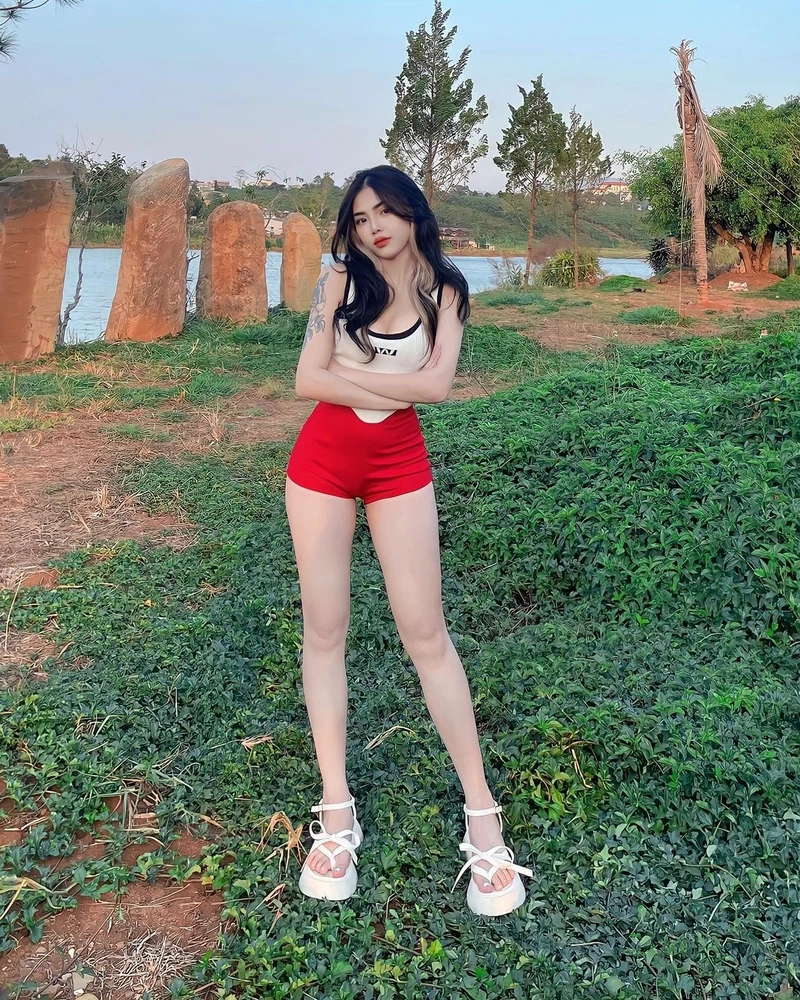 Ảnh gái Trung Quốc trong phim cổ trang, thể hiện vẻ đẹp huyền bí và sang trọng