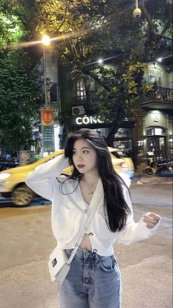 Gái xinh mặc áo dài trắng mang đến vẻ đẹp trong sáng và tinh khôi